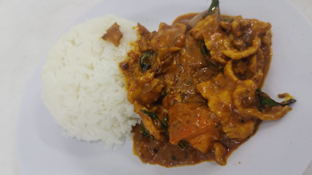 i04 咖哩猪肉饭 Curry Pork Rice