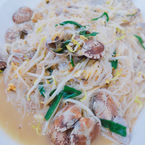 J11 啦啦米粉 Lala with Mee Hoon