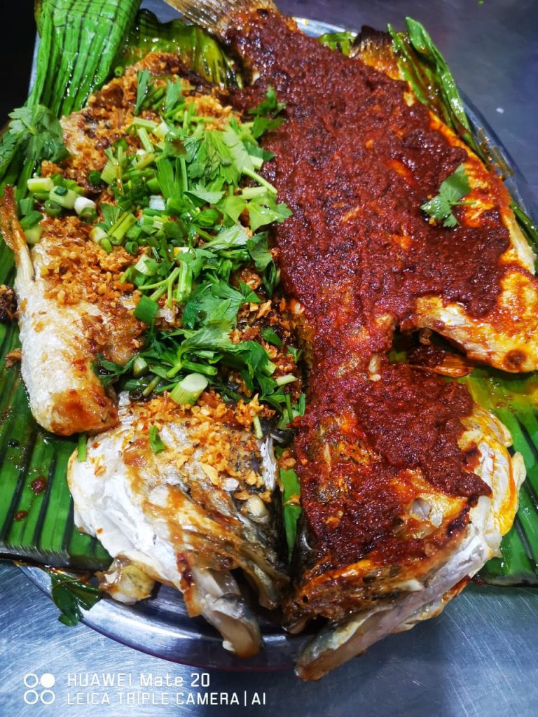 A02 双味烧鱼 Mixed Flavour Grilled Fish