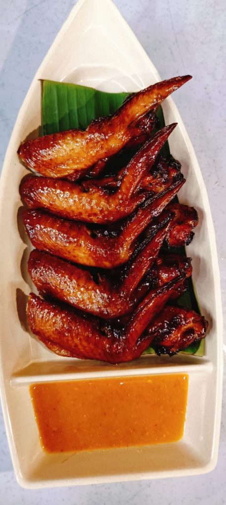 D08b BBQ烧鸡翅 (小) BBQ Chicken Wings (Small)